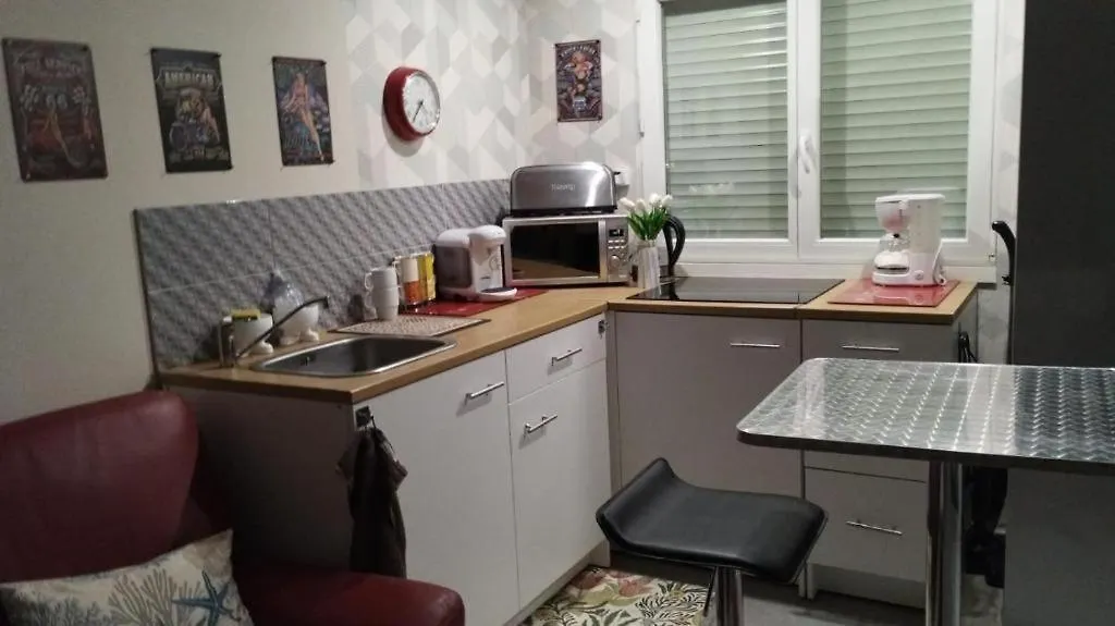 Jardin Apartement コンカルノー 0*,  フランス