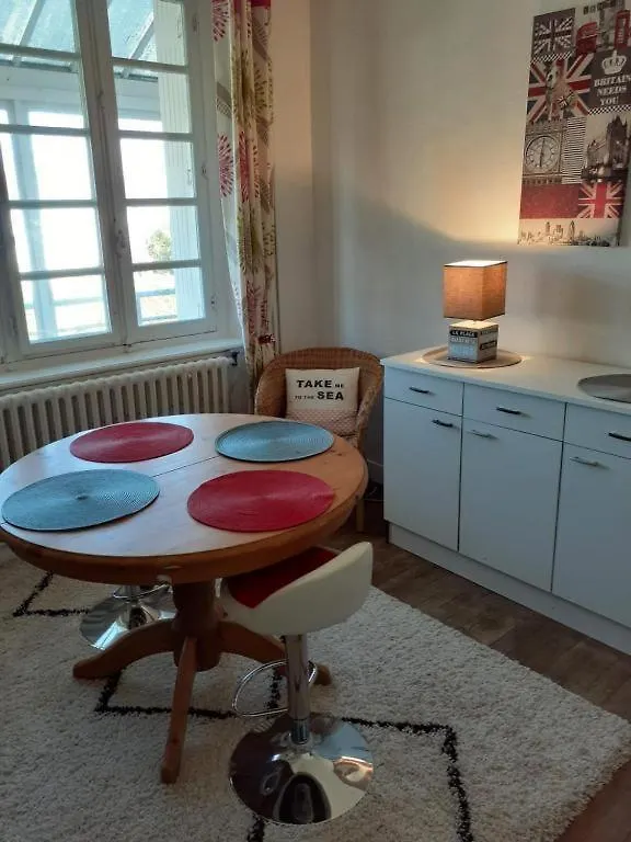 アパート Jardin Apartement コンカルノー
